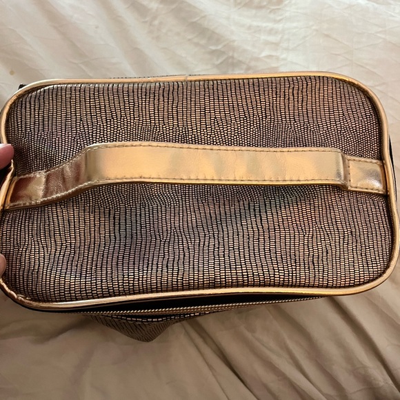 Makeup/travel Bag - Picture 2 of 7